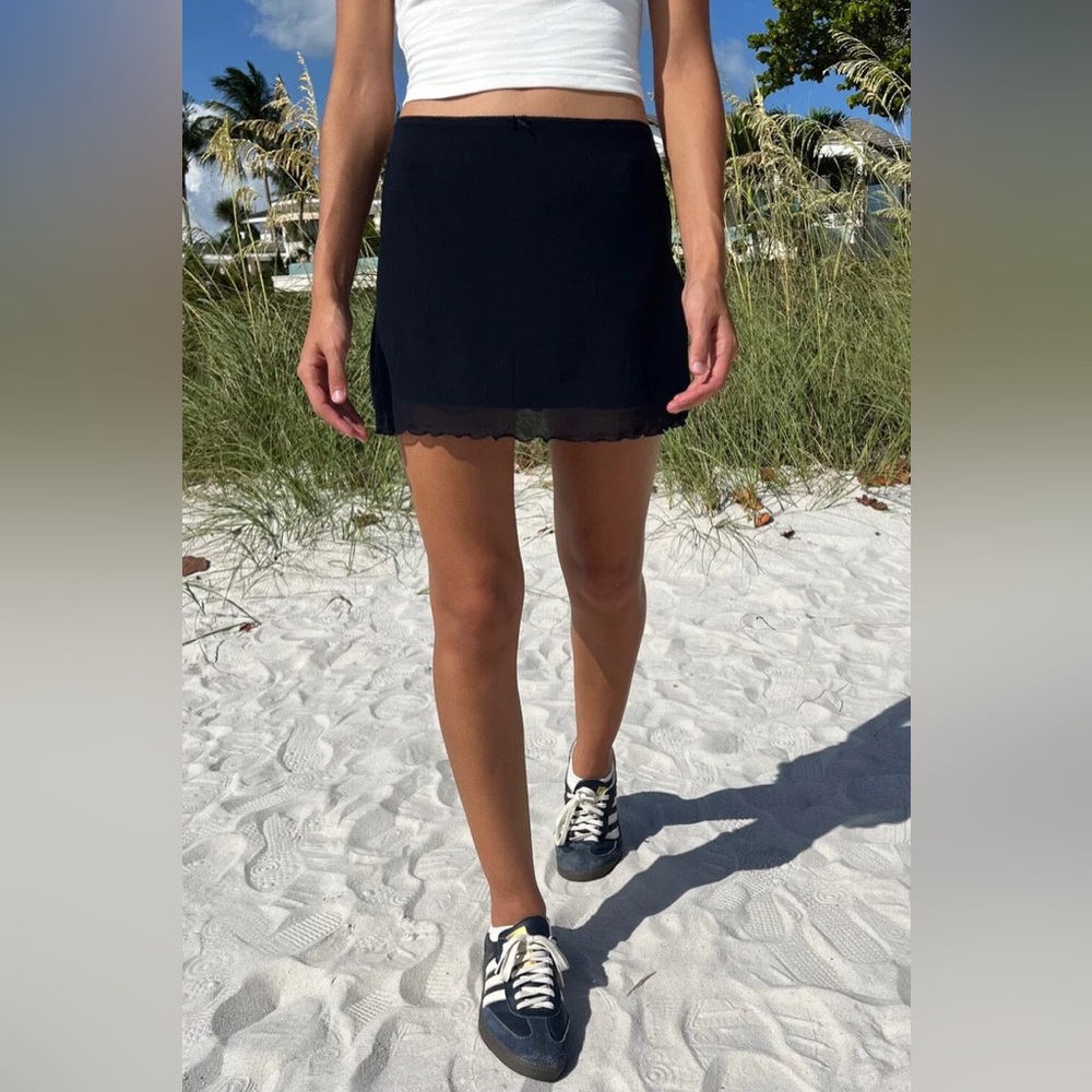 Brandy Melvillle - CIARA SKIRT